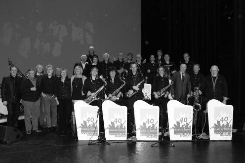 Groepsfoto 40 Years of Swing in Theater De Regentes